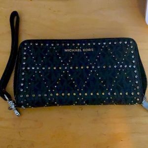 Black Micheal Kors wallet